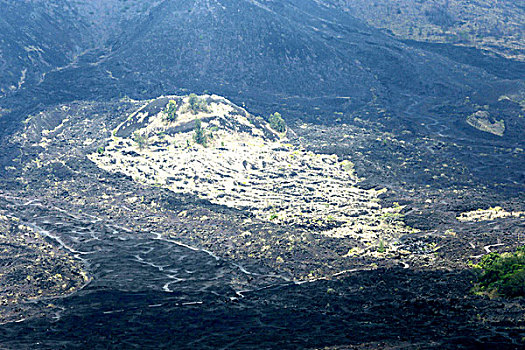 Passengers recount moments after lava hit Hawaii tour boat_jun88